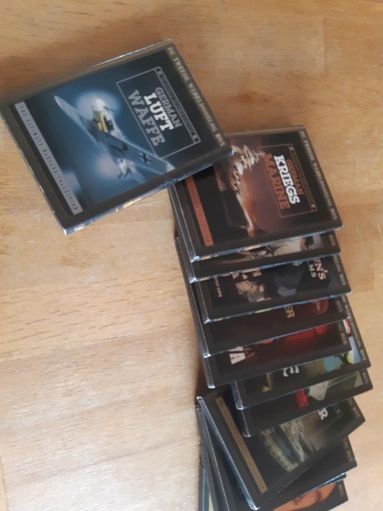 13 dvd's W.O. 2 ., Ophalen of Verzenden