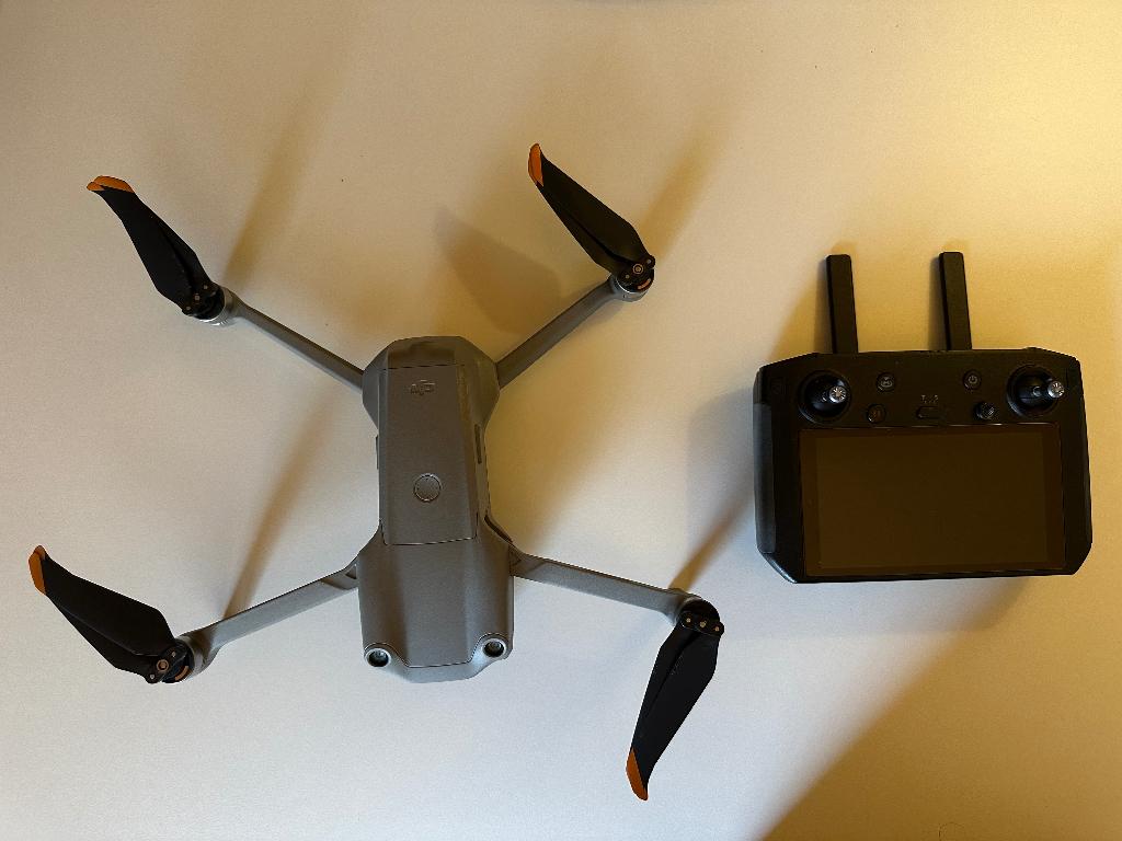 DJI Air 2s fly more combo + RC pro afstandbediening, Cameradrone, 15 tot 30 minuten, Zo goed als nieuw, DJI