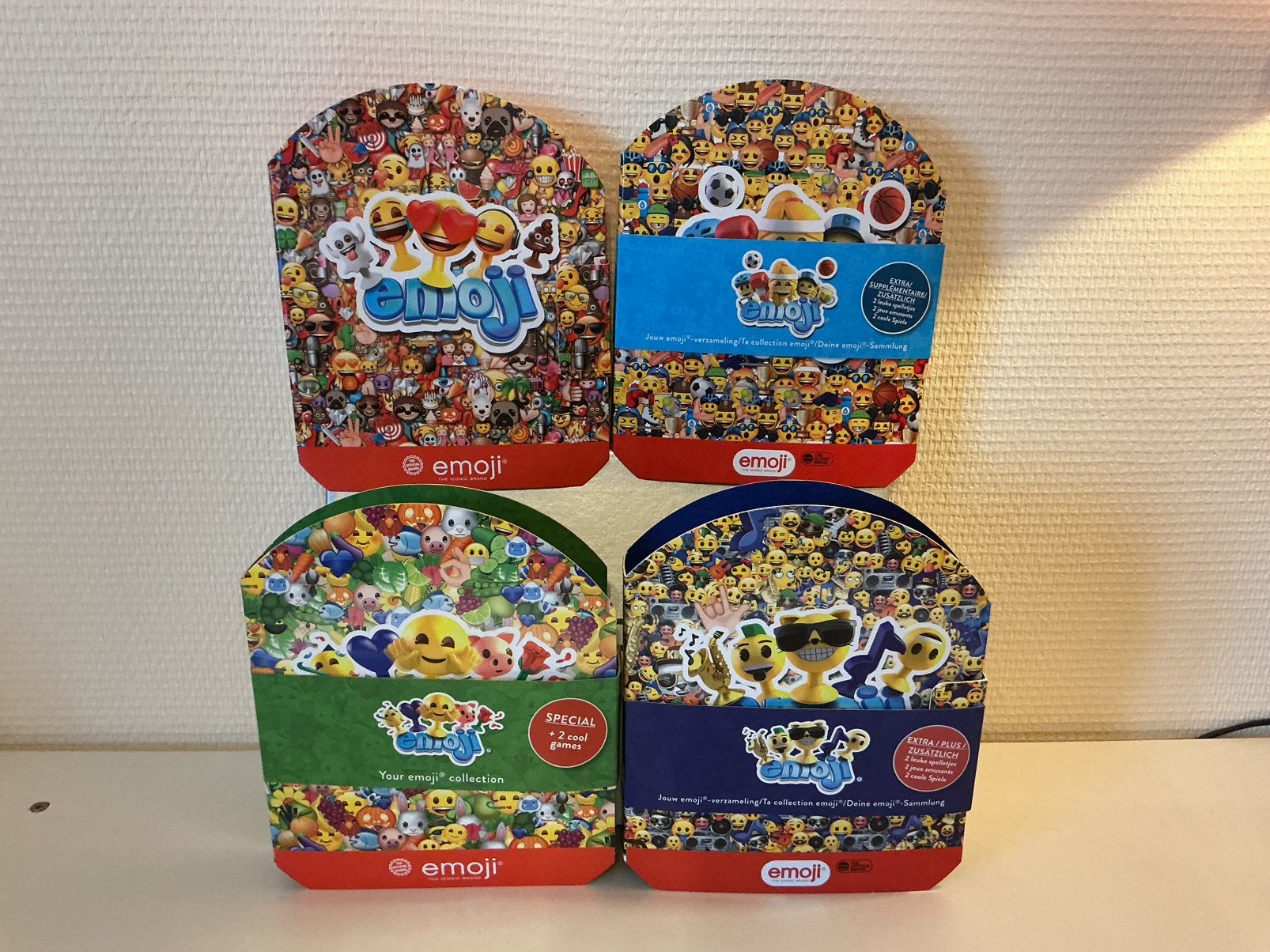 Aldi emoji set - 4 complete sets, Enlèvement, Comme neuf
