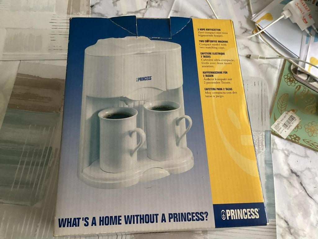 Cafetière électrique 2 tasses, 2 à 4 tasses, Café moulu, Neuf, Enlèvement
