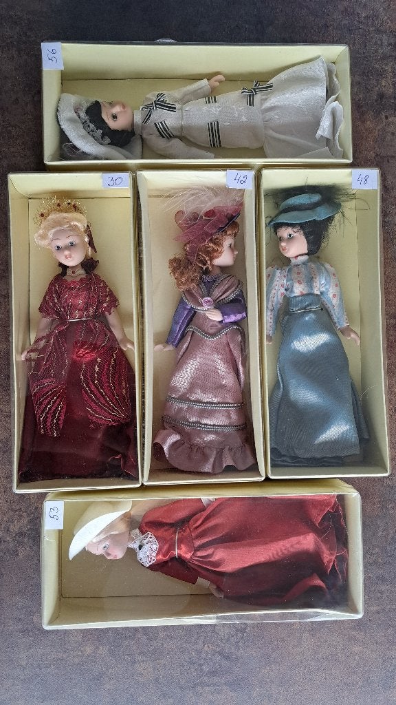 5 personages van Engelse schrijvers, Ophalen of Verzenden, Nieuw, Pop
