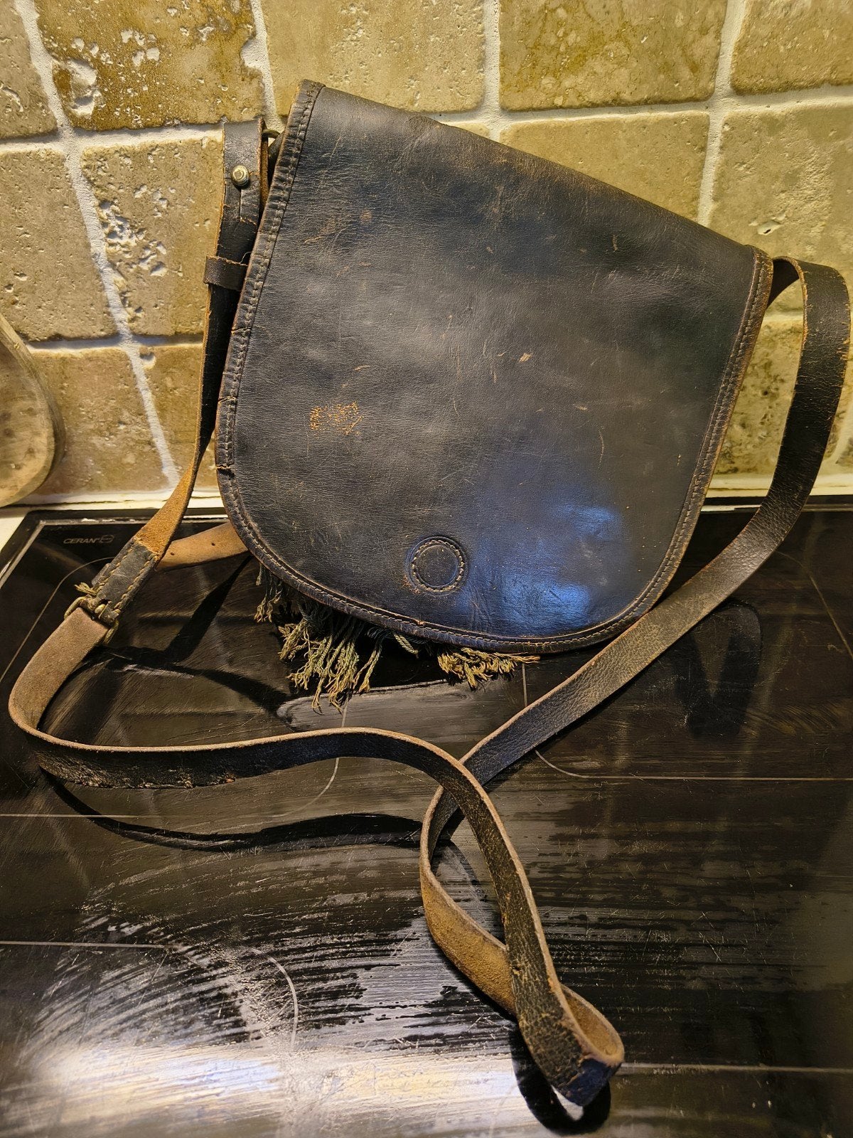 petit sac Jagerbag/ sac de chasse en cuir noir, Enlèvement