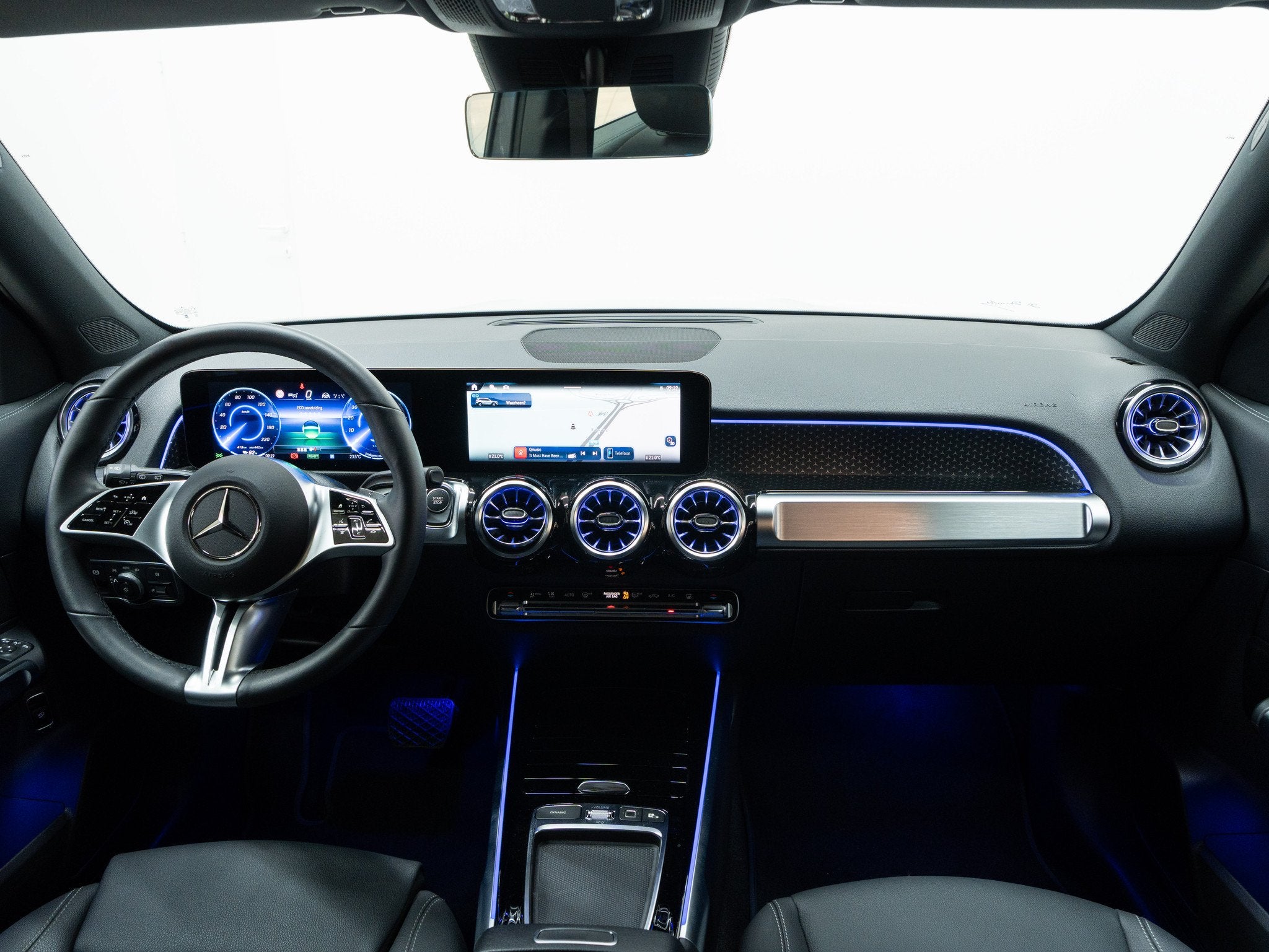 Mercedes-Benz EQB 300 4M Luxury Line Distronic+ 360cam Key, Auto's, Automaat, Gebruikt, 5 zetels, https://public.car-pass.be/vhr/21a3b3c2-89ce-4d0c-8f1b-420ce11d2d7a