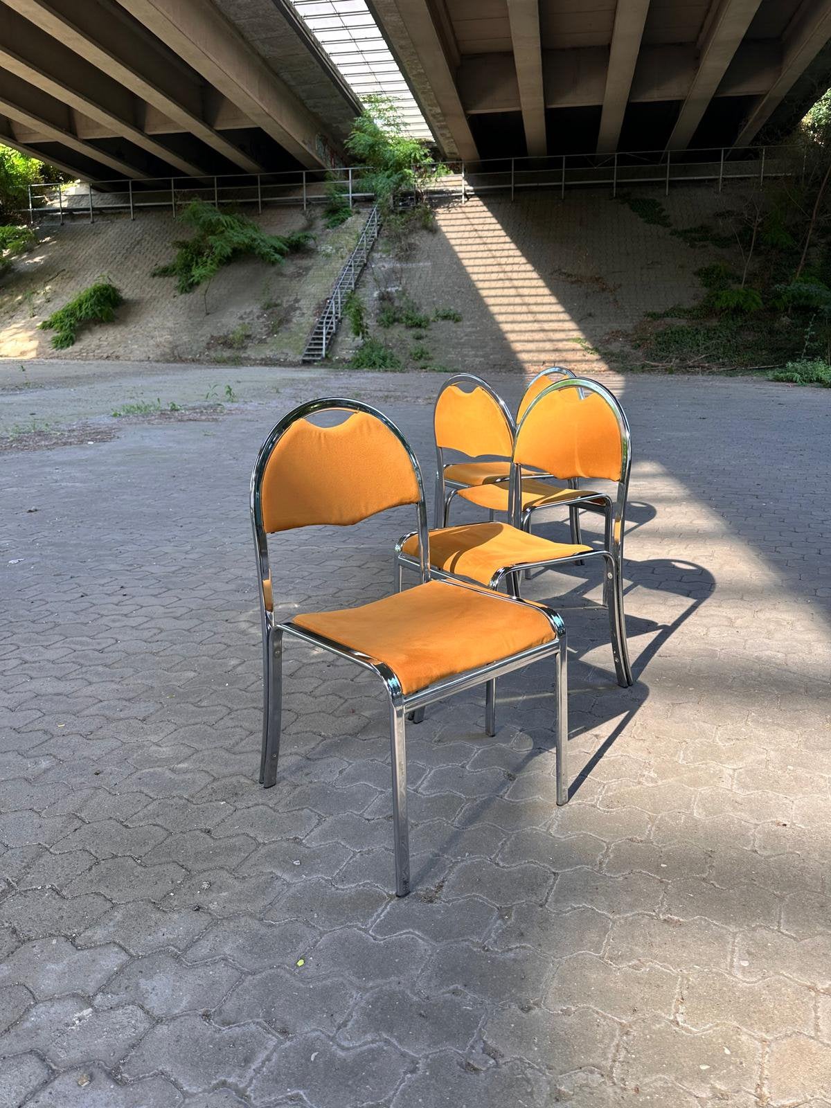 4 vintage stoelen - chroom en geel fluweel, Ophalen, Gebruikt, Overige kleuren, Vintage