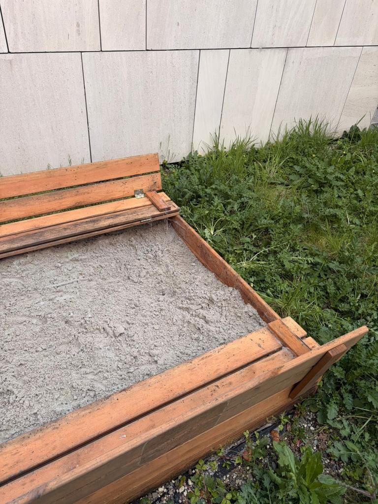 Afsluitbare Zandbak met Banken 120x120 cm + zand GRATIS, Kinderen en Baby's, Speelgoed | Buiten | Zandbakken, Ophalen, Gebruikt