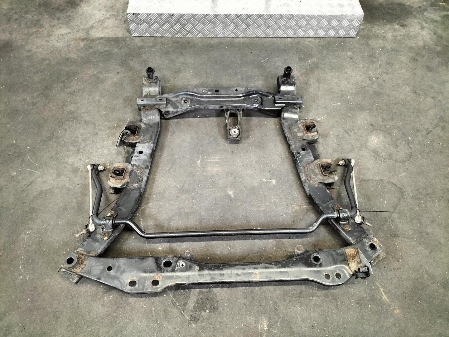 DACIA DUSTER HS H79 1.6 Lauréate 2wd  SUBFRAME VOOR 2010, Ophalen of Verzenden, Gebruikt, ARN erkend
