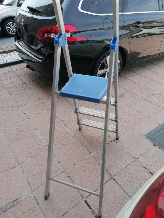 escabelle parfait etat, Enlèvement, Comme neuf, Escalier, Pliable ou rétractable/escamotable