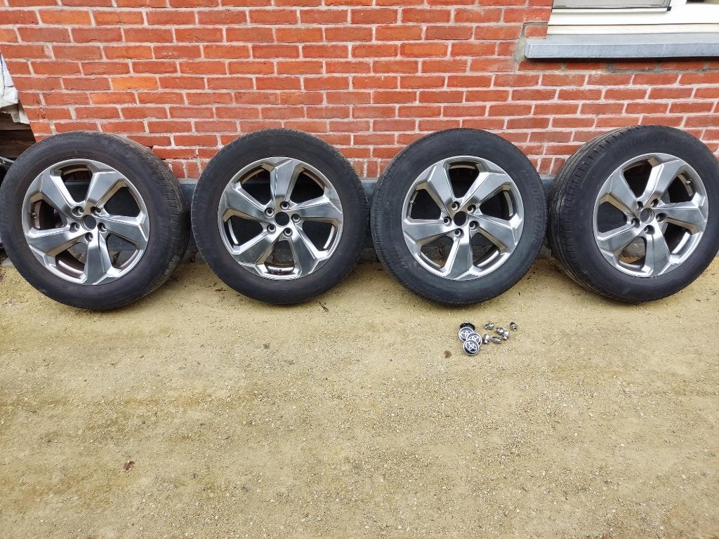 Toyota Rav4: 4 zomerbanden op velg, Ophalen, 18 inch, Gebruikt, Band(en)