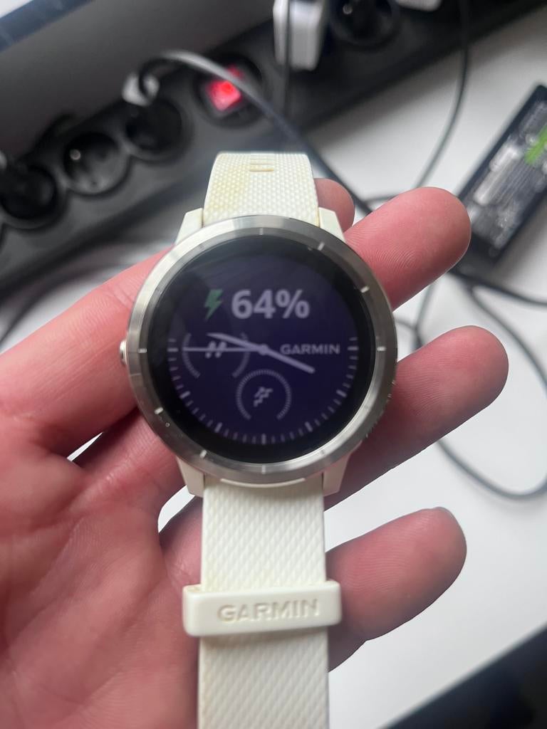 Garmin vivo active 3 te koop, Handtassen en Accessoires, Smartwatches, Ophalen, Gebruikt, Wit