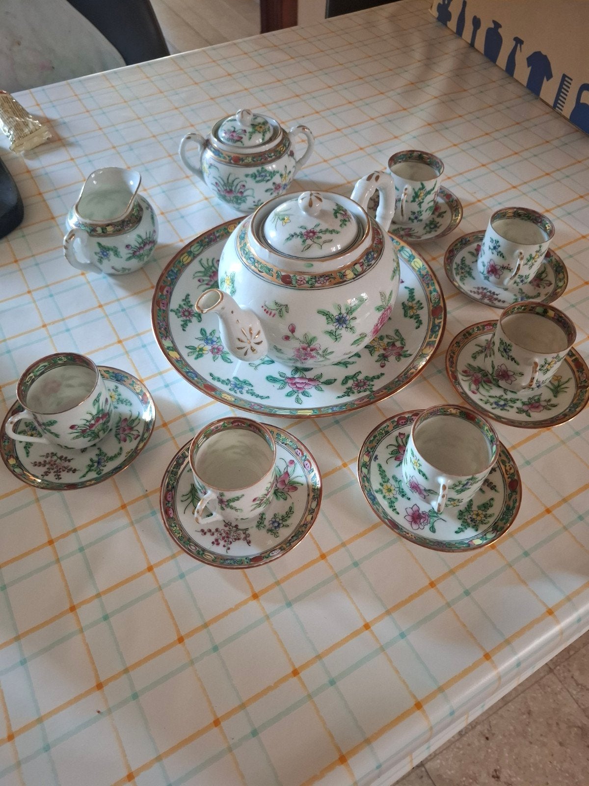 Magnifique service à thé chinois Famille Rose (16 pièces), Enlèvement