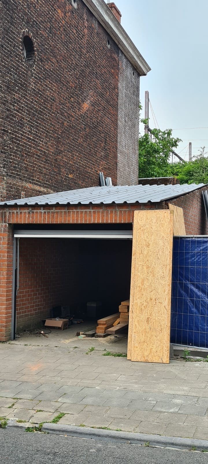 GARAGE A LOUER A SOIGNIES PRIX 75€