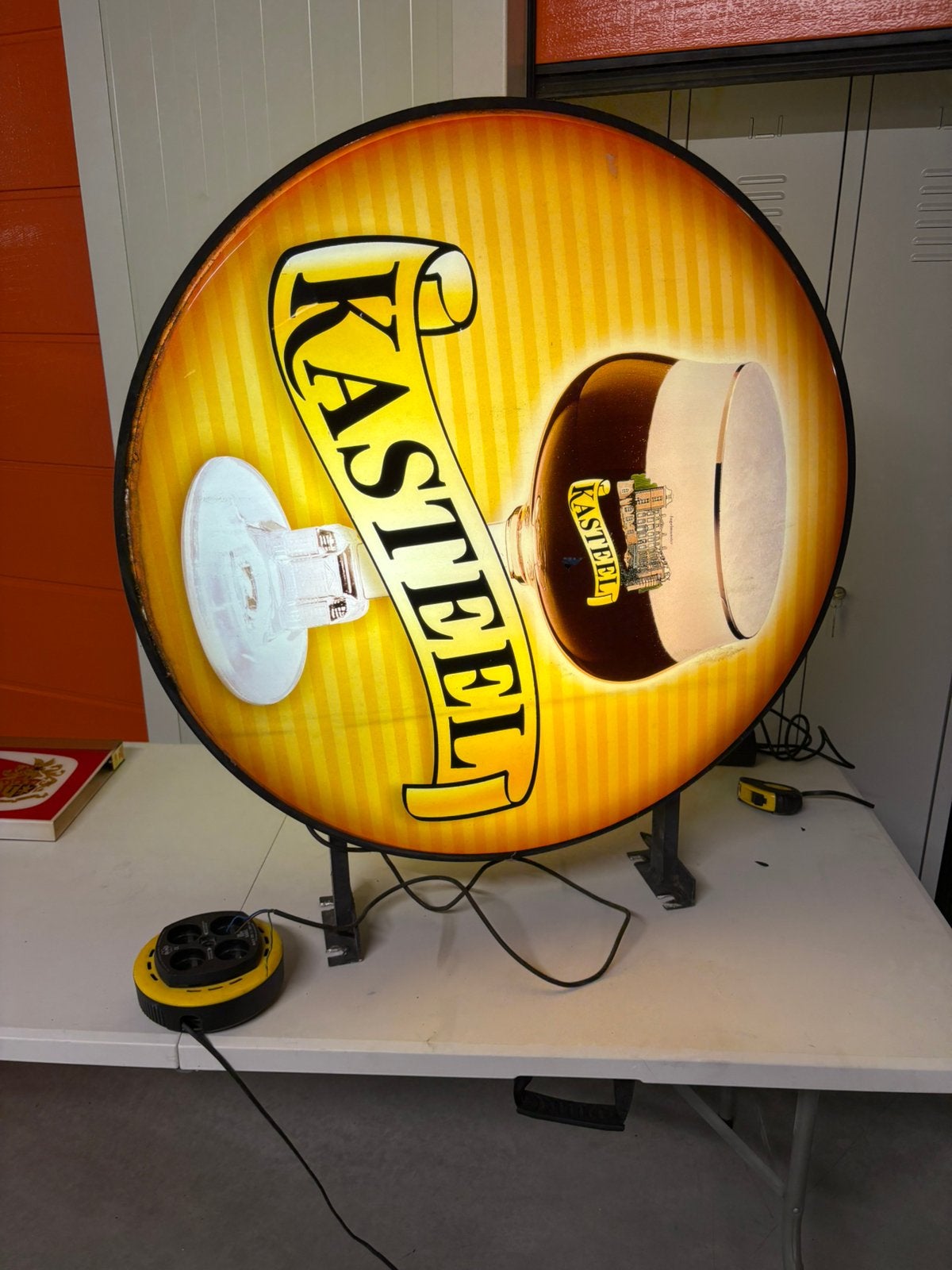 Kasteel bier lichtreclame, Verzamelen, Ophalen, Zo goed als nieuw, Lichtbak of (neon) lamp