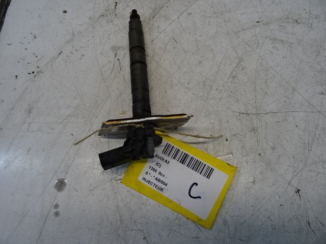 INJECTEUR Audi A3 Sportback (8PA) (03L130277), Utilisé, Audi