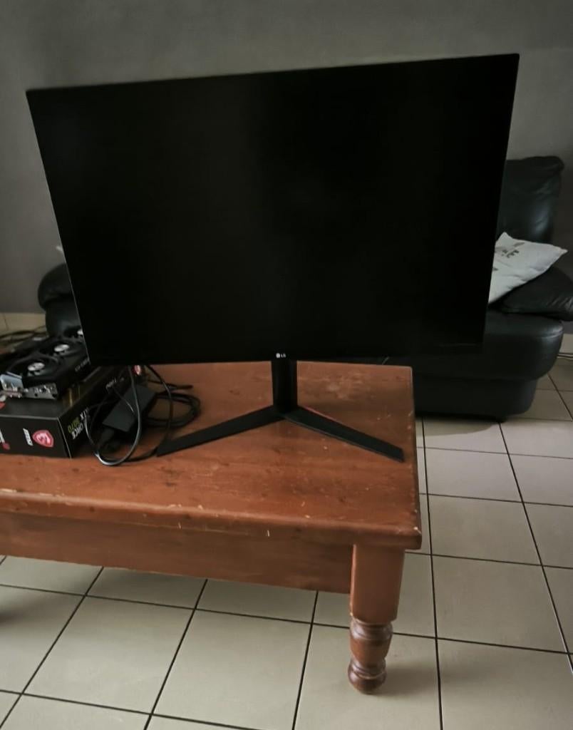 Moniteur LG 32GK850G, Gaming, 3 à 5 ms, VA, Utilisé