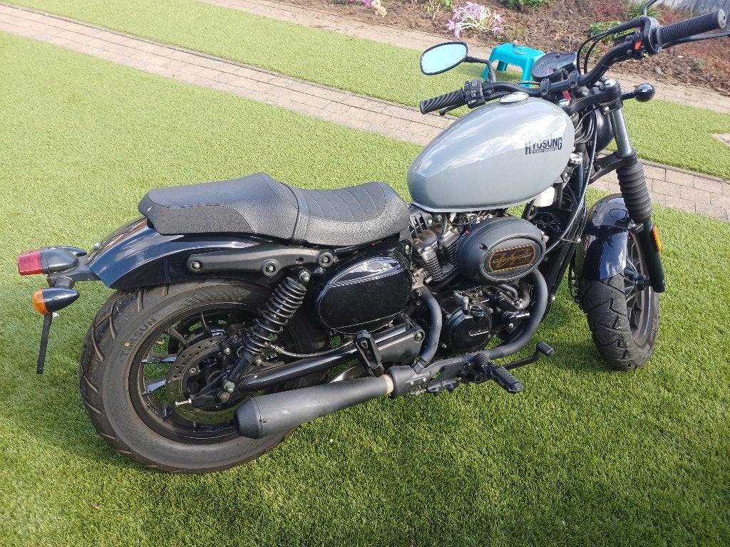 Hyosung aquila gv125s, Motoren, 2 cilinders, Gebruikt, Particulier, 125 cc