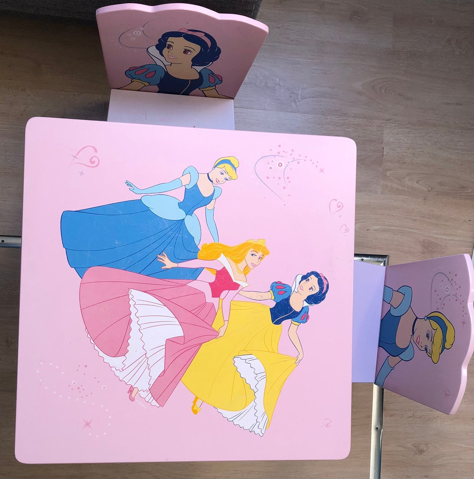Disney prinsessentafel met 2 stoelen, Kinderen en Baby's, Kinderkamer | Inrichting en Decoratie, Roze, Ophalen, Zo goed als nieuw