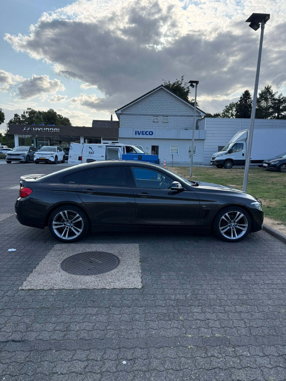 BMW 418d Gran Coupe 192 km/2015/2l/roze papier, Auto's, 1998 cc, Achterwielaandrijving, 4 cilinders, Zwart