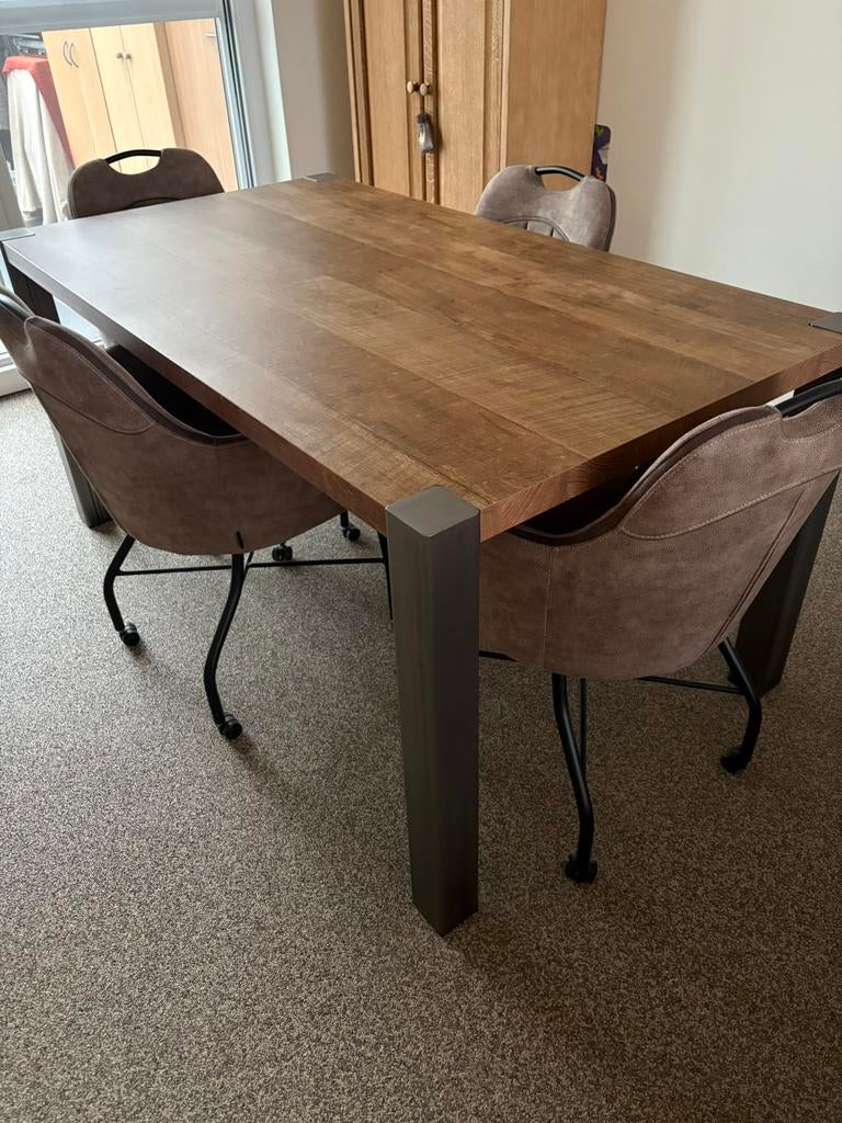 Tafel + 4 stoelen met wieltjes, Huis en Inrichting, Ophalen, Zo goed als nieuw