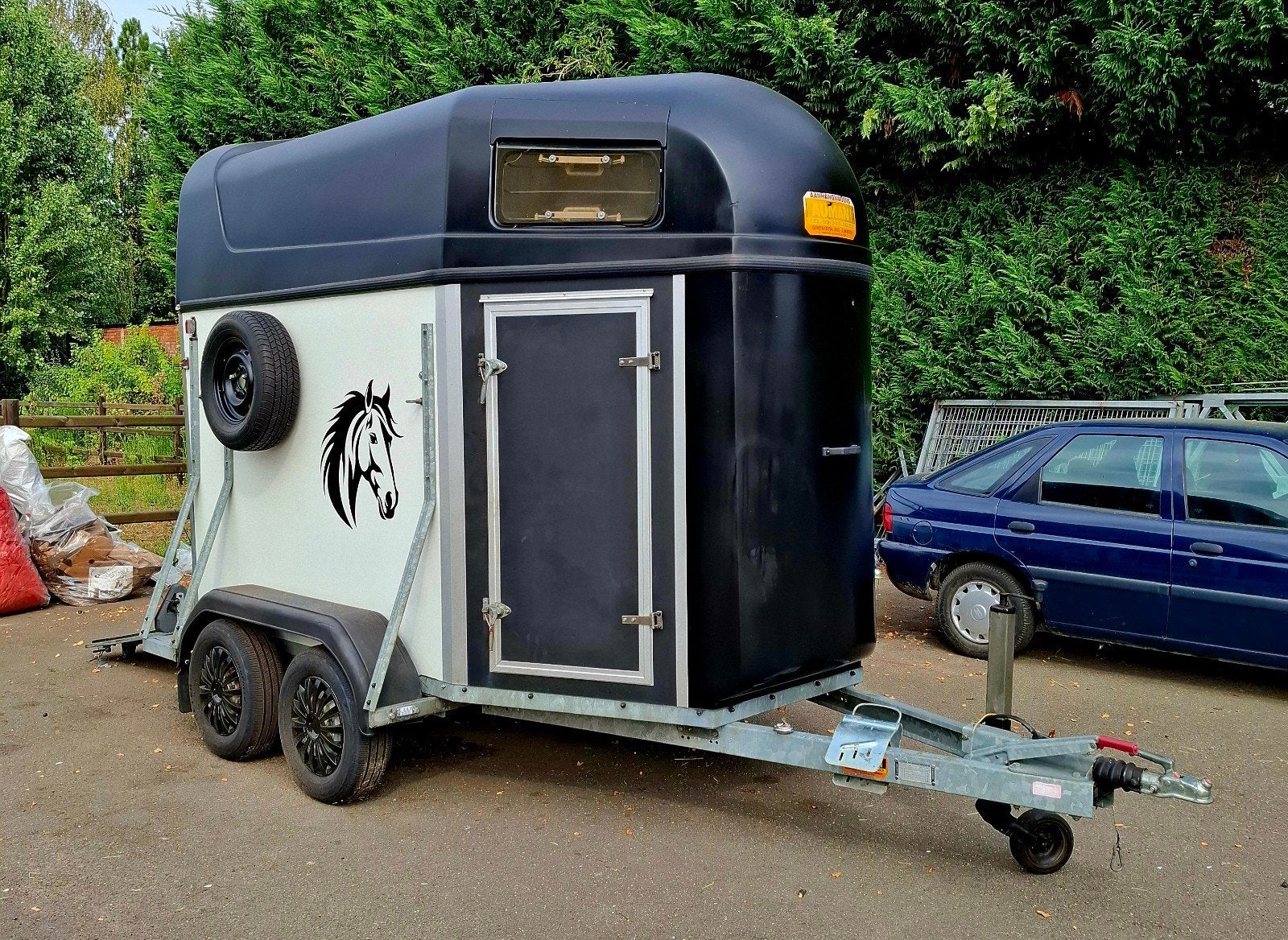 paardentrailer horta, Ophalen, Zo goed als nieuw, Polyester, 2-paards trailer