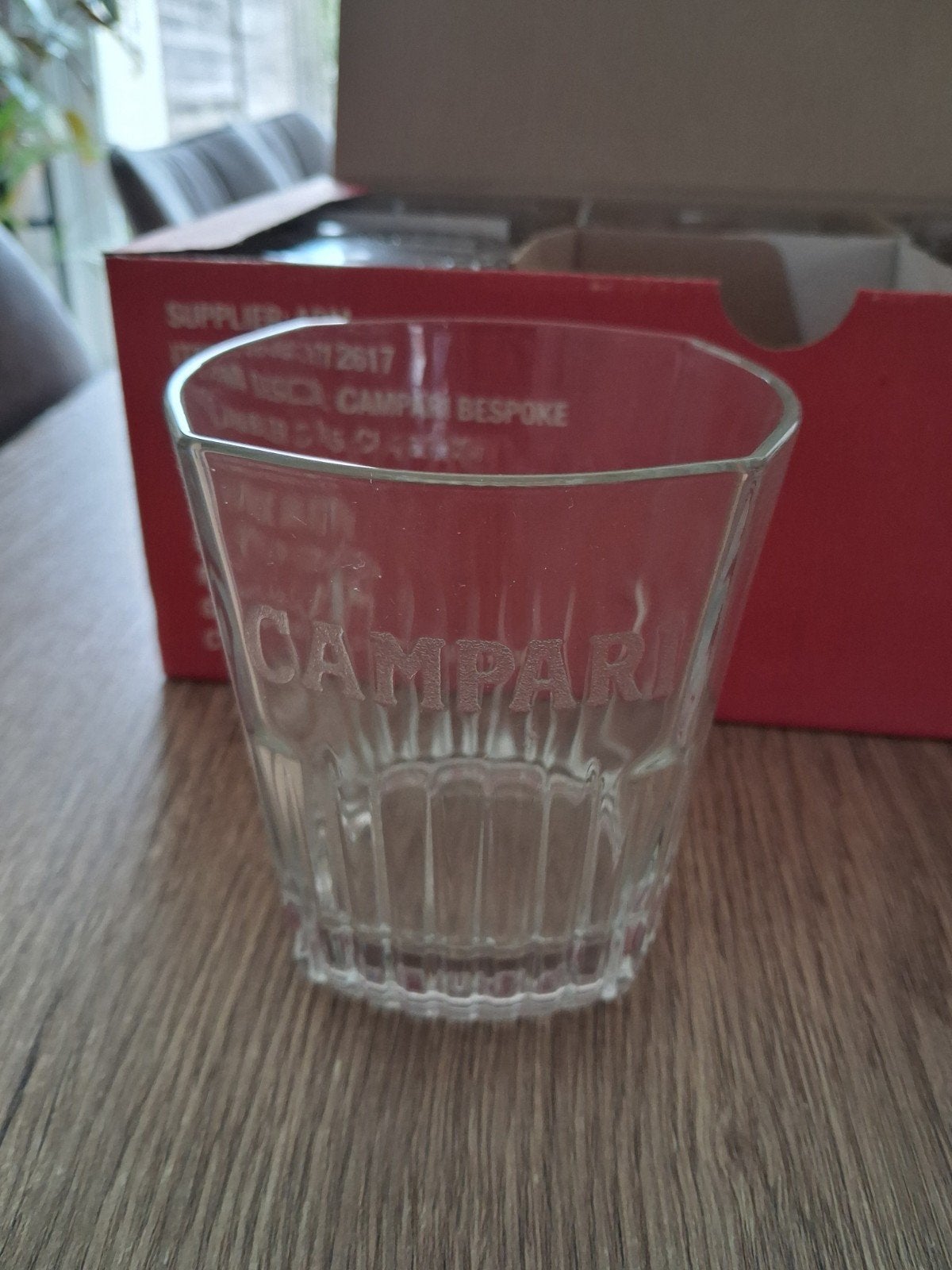 Campari glazen te koop, Ophalen