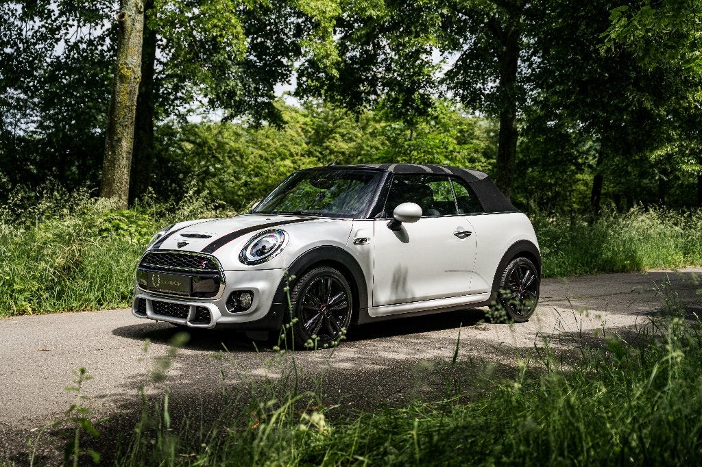 MINI Cooper S Cabrio*PACK JCW*AUTOMATISCH*CAR PLAY*, Auto's, Mini, 1998 cc, Cabriolet, Leder, Bedrijf