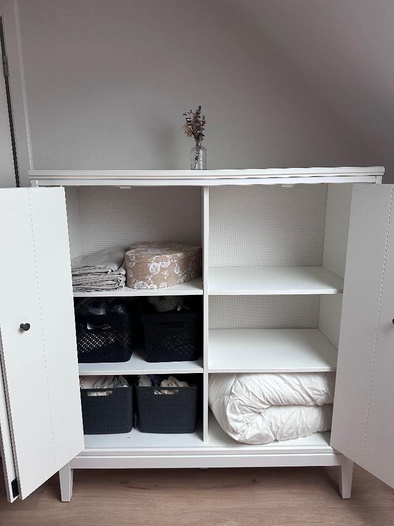 Witte kast met vouwdeuren, Ophalen, 100 tot 150 cm, 100 tot 150 cm, 25 tot 50 cm