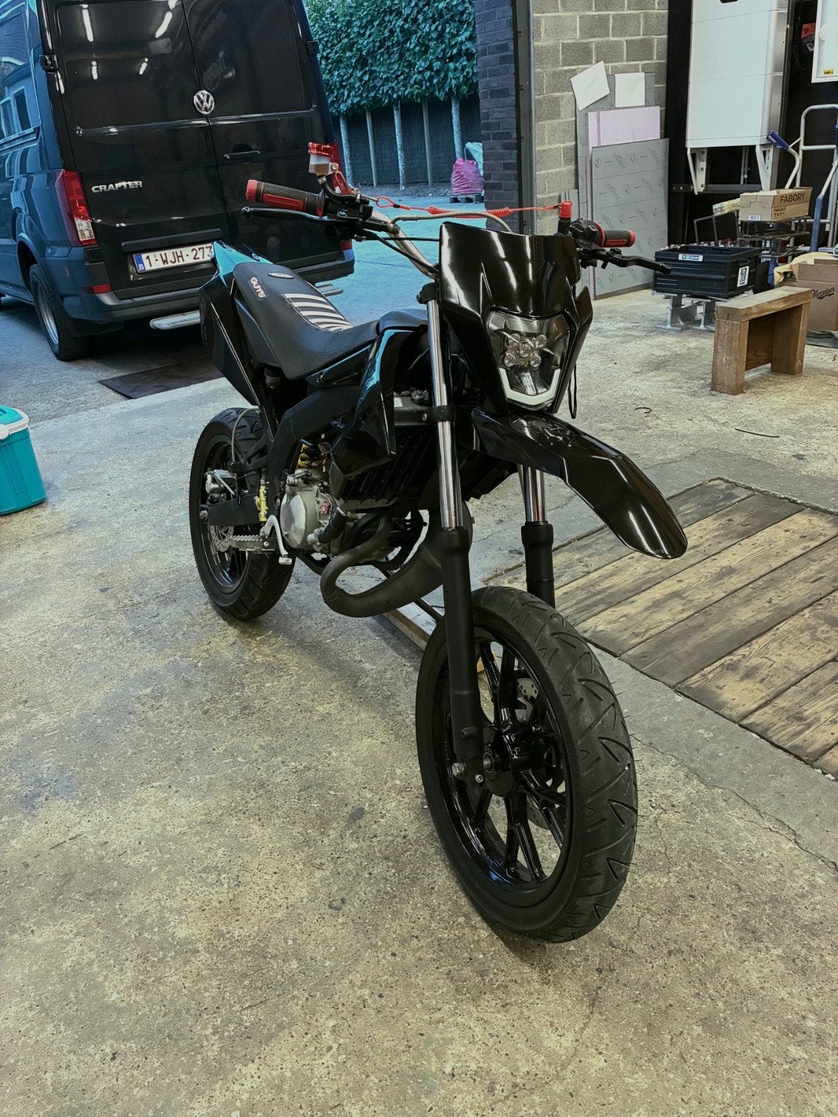 derbi senda, Fietsen en Brommers, Ophalen