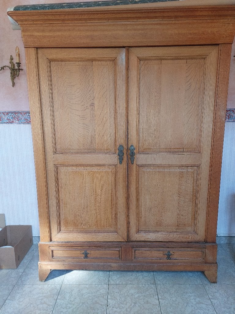 Armoire en chêne massif Louis Philippe, Ophalen