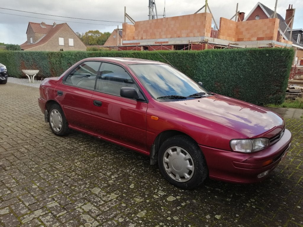 Subaru Impreza GL, Autos, Rouge, 4 portes, Automatique, Particulier