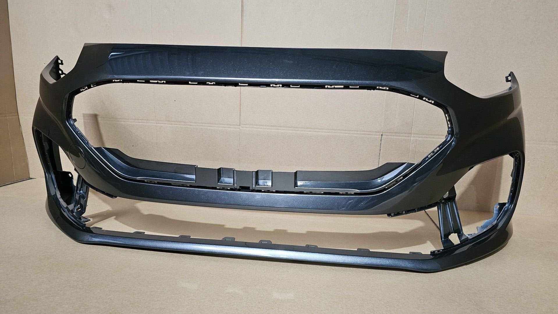 Voorbumper Ford Fiesta MK8 ST LINE FACELIFT 2021-2024 MOOI, Gebruikt, -, Voor, Ophalen of Verzenden