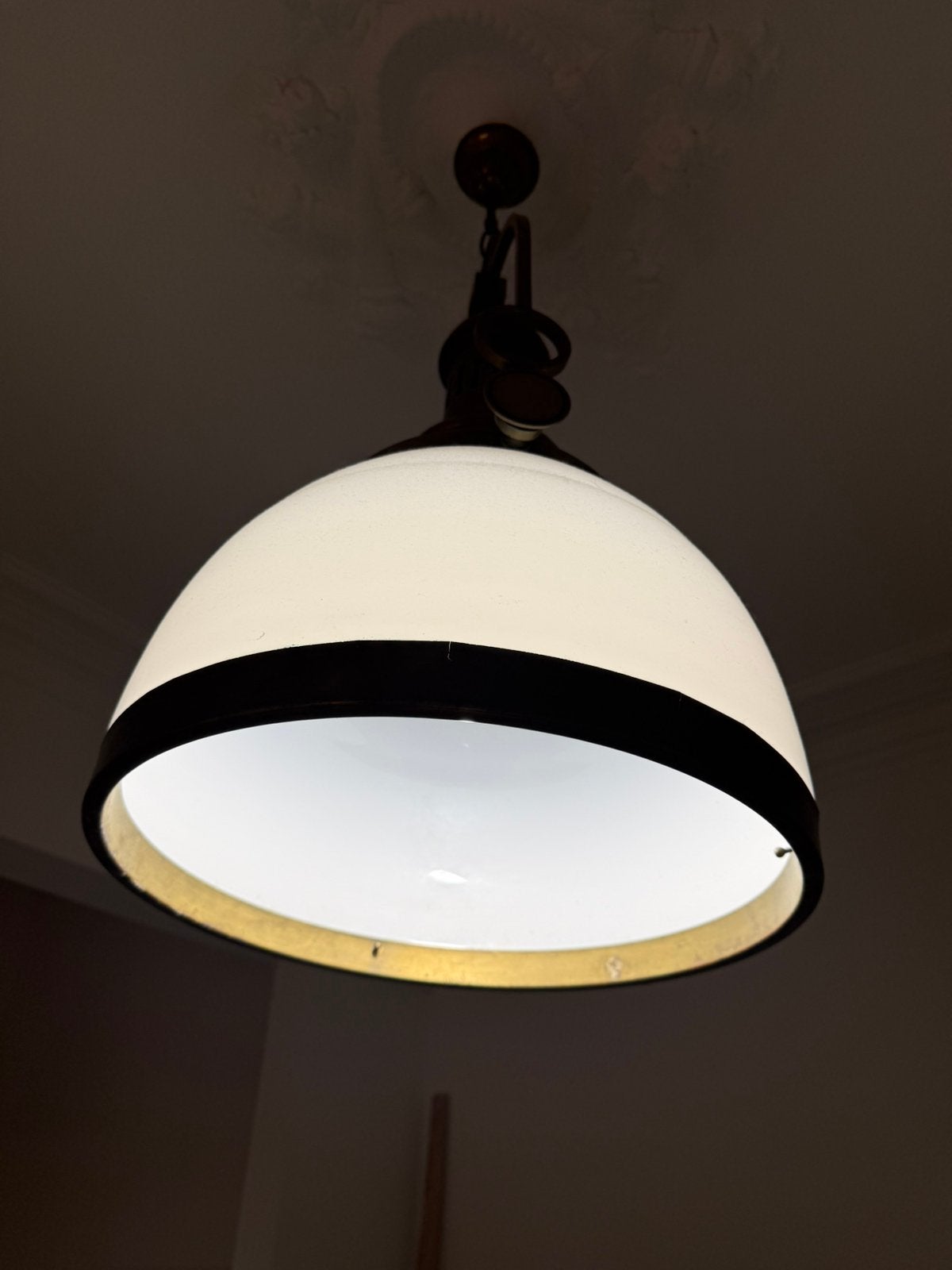 Lampe suspendue industrielle vintage en verre opalin, Maison & Meubles, Enlèvement, Comme neuf