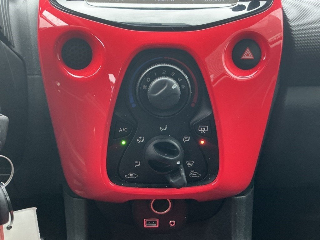 PANNEAU DE COMMANDE CHAUFFAGE CLIMATISATION (|1611306080|), Citroën, Kontakt-citroen@citroen.com, Utilisé, Citroën Deutschland GmbH