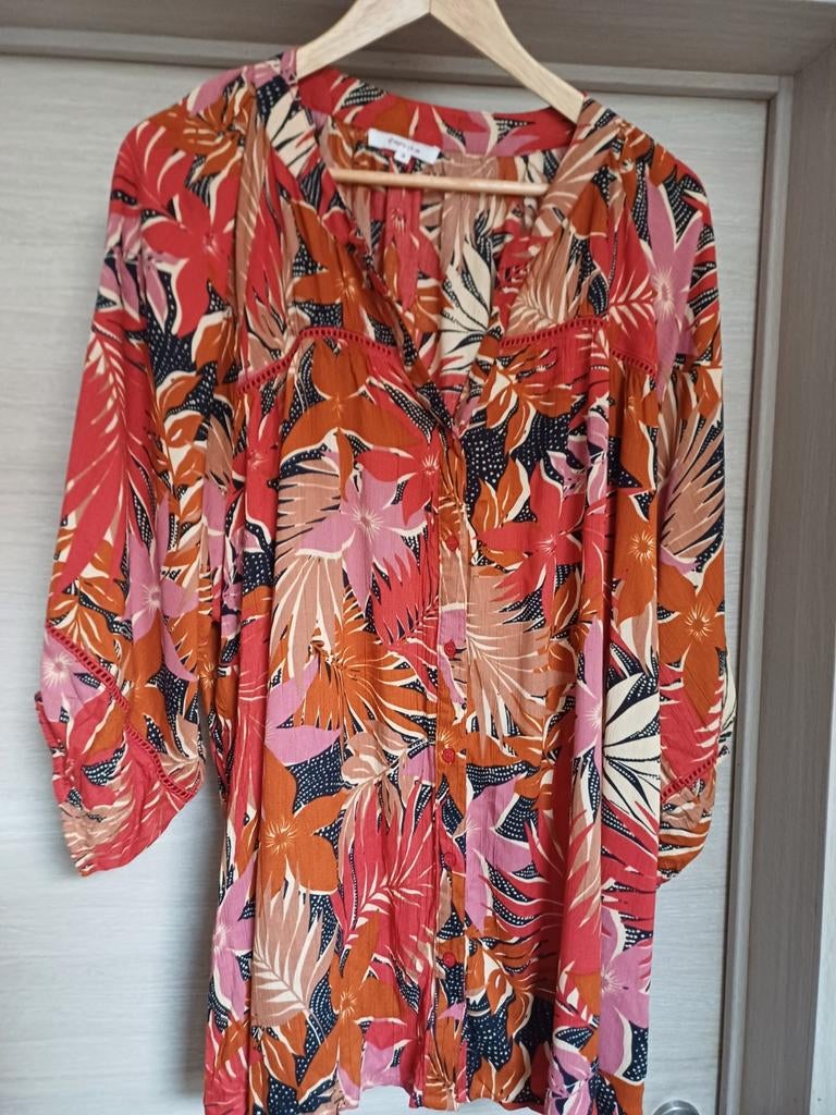 Blouse fleurie rouge paprika Taille 3 (environ 52), Rouge, Enlèvement ou Envoi, Comme neuf, Chemisier ou Tunique