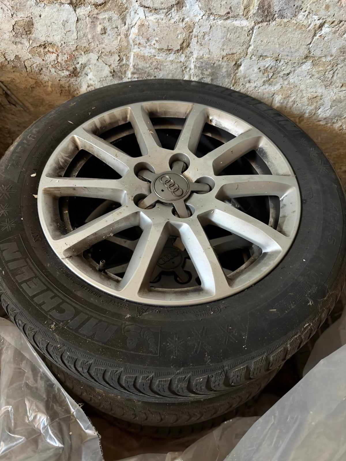 Roue d’audi A4 pneu hiver, Pneus et Jantes, Pneus hiver, 16 pouces, Véhicule de tourisme