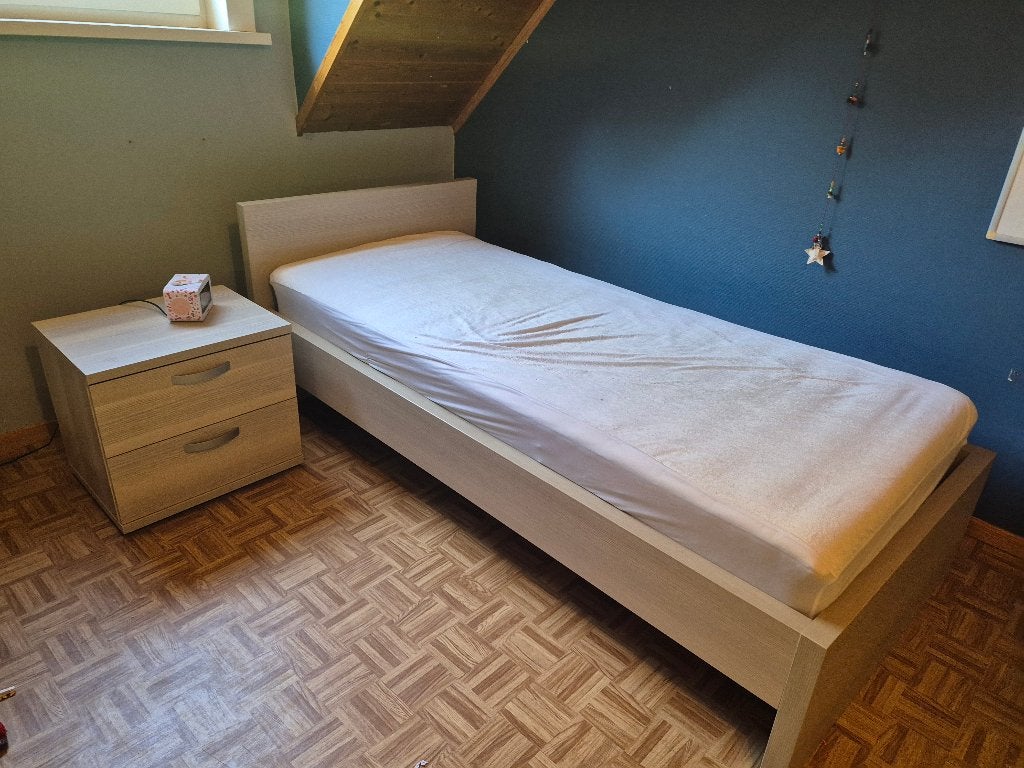 1-persoonsbed (100 cm x 2,10 cm), Ophalen, 100 cm, 210 cm, Zo goed als nieuw