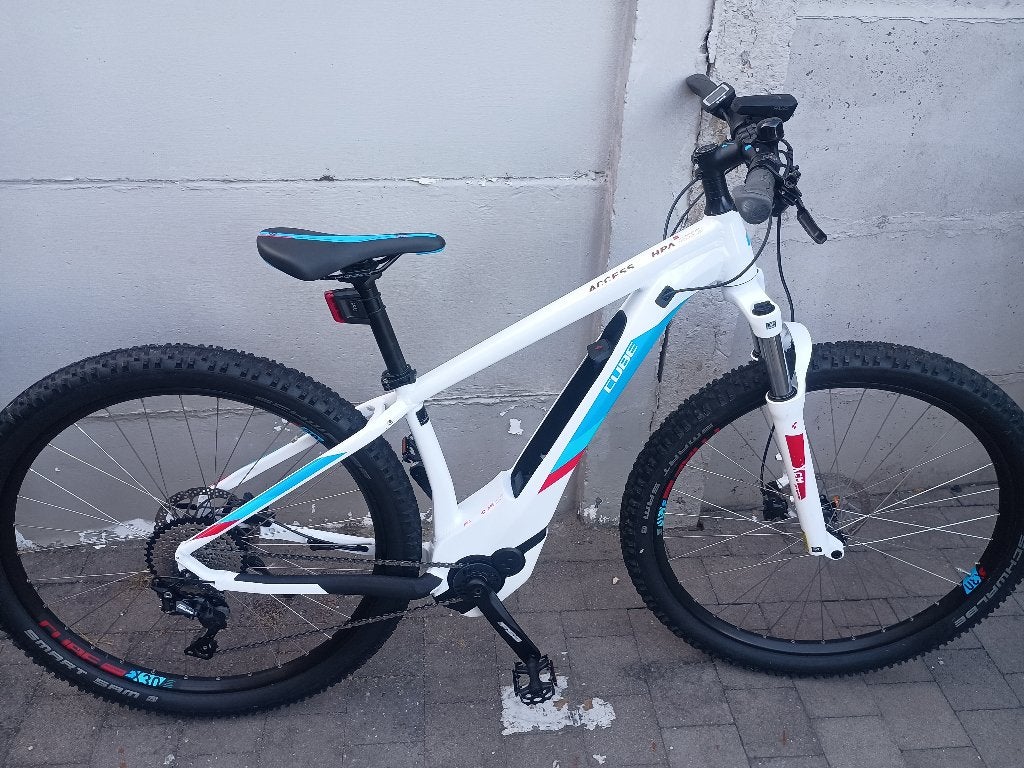 CUBE Acces hybrid pro 500 2019 Framemaat 17, Fietsen en Brommers, Elektrische fietsen, Ophalen, Zo goed als nieuw, Minder dan 30 km per accu