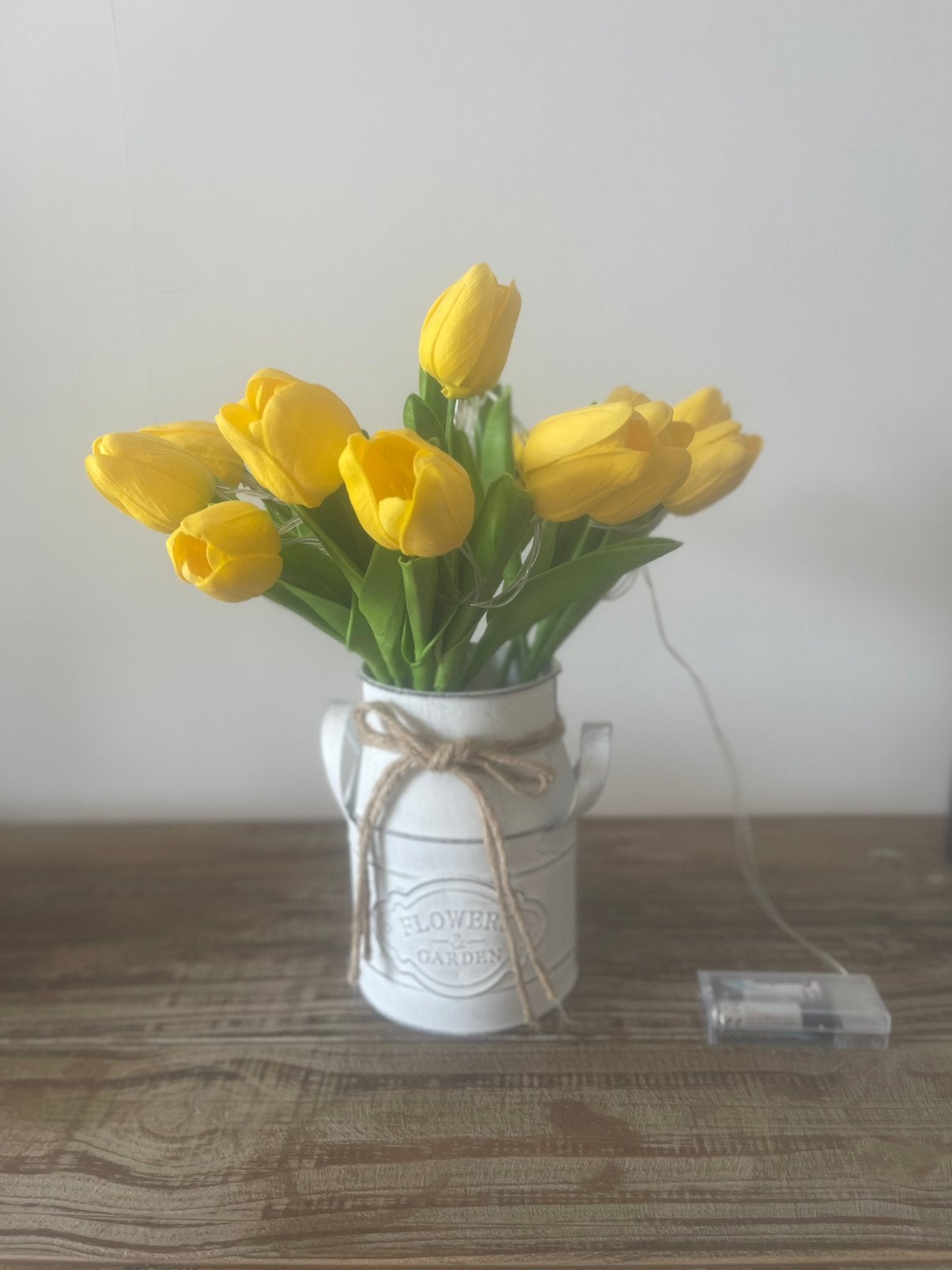 Romantische gele verlichte tulpen, Binnen, 30 cm, Zo goed als nieuw, Inclusief accessoires