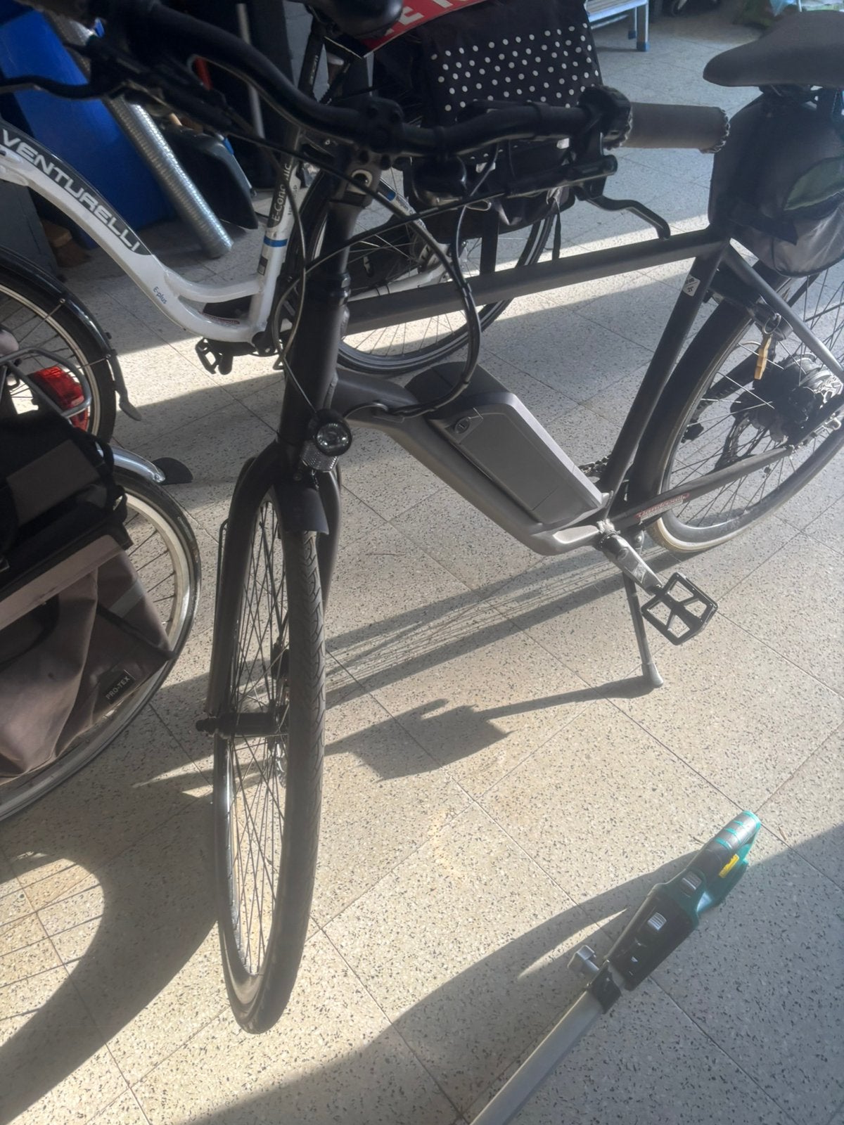 Elektrische fiets, Fietsen en Brommers, Ophalen, Zo goed als nieuw