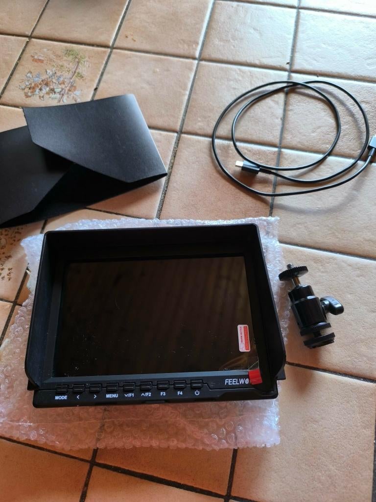 Moniteur externe pour camescope + chargeurs complets, TV, Hi-fi & Vidéo, Enlèvement ou Envoi, Comme neuf