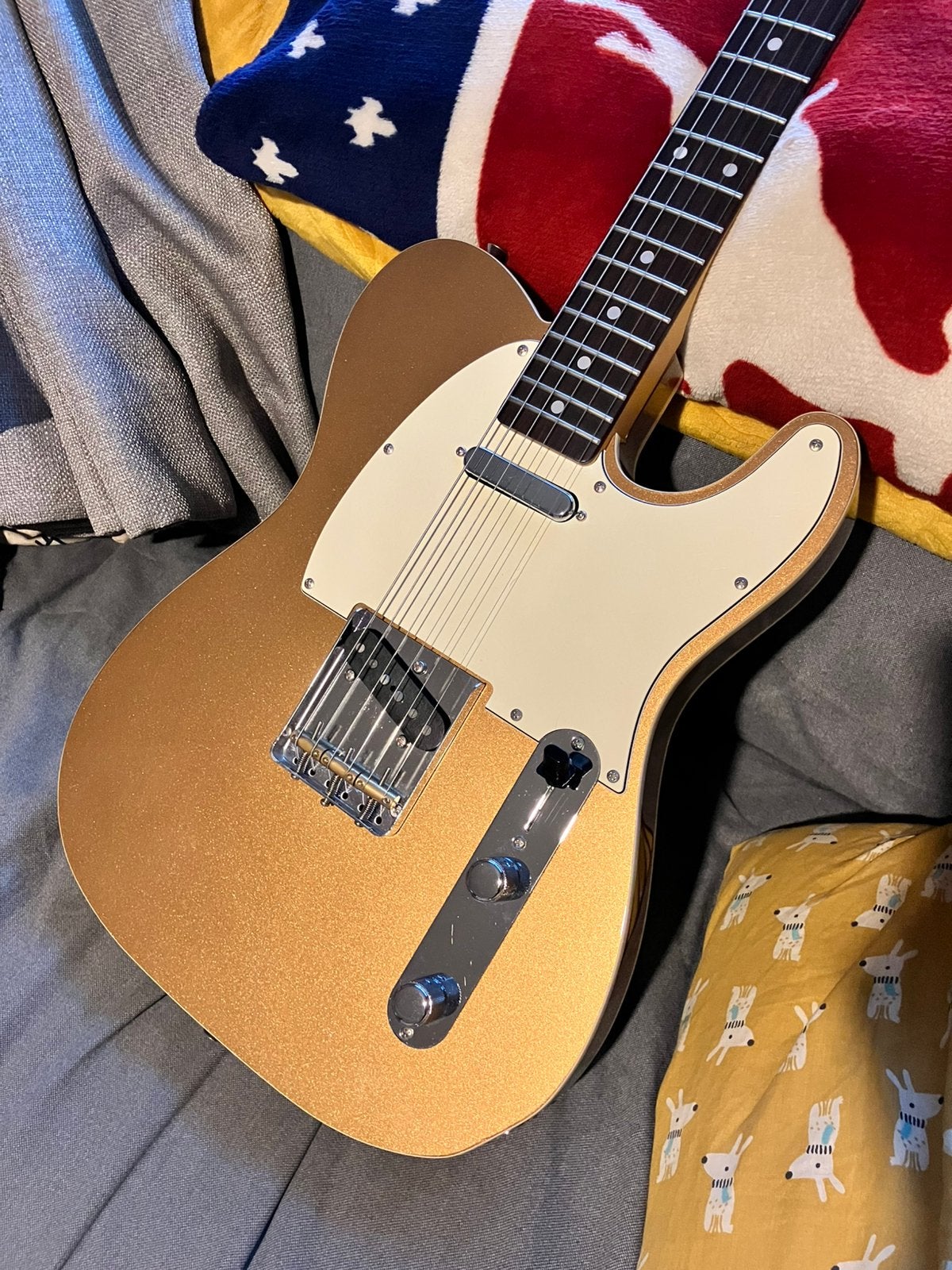 Te ruil: Fender JV Telecaster - firemist gold, Musique & Instruments, Enlèvement, Comme neuf, Solid body, Fender