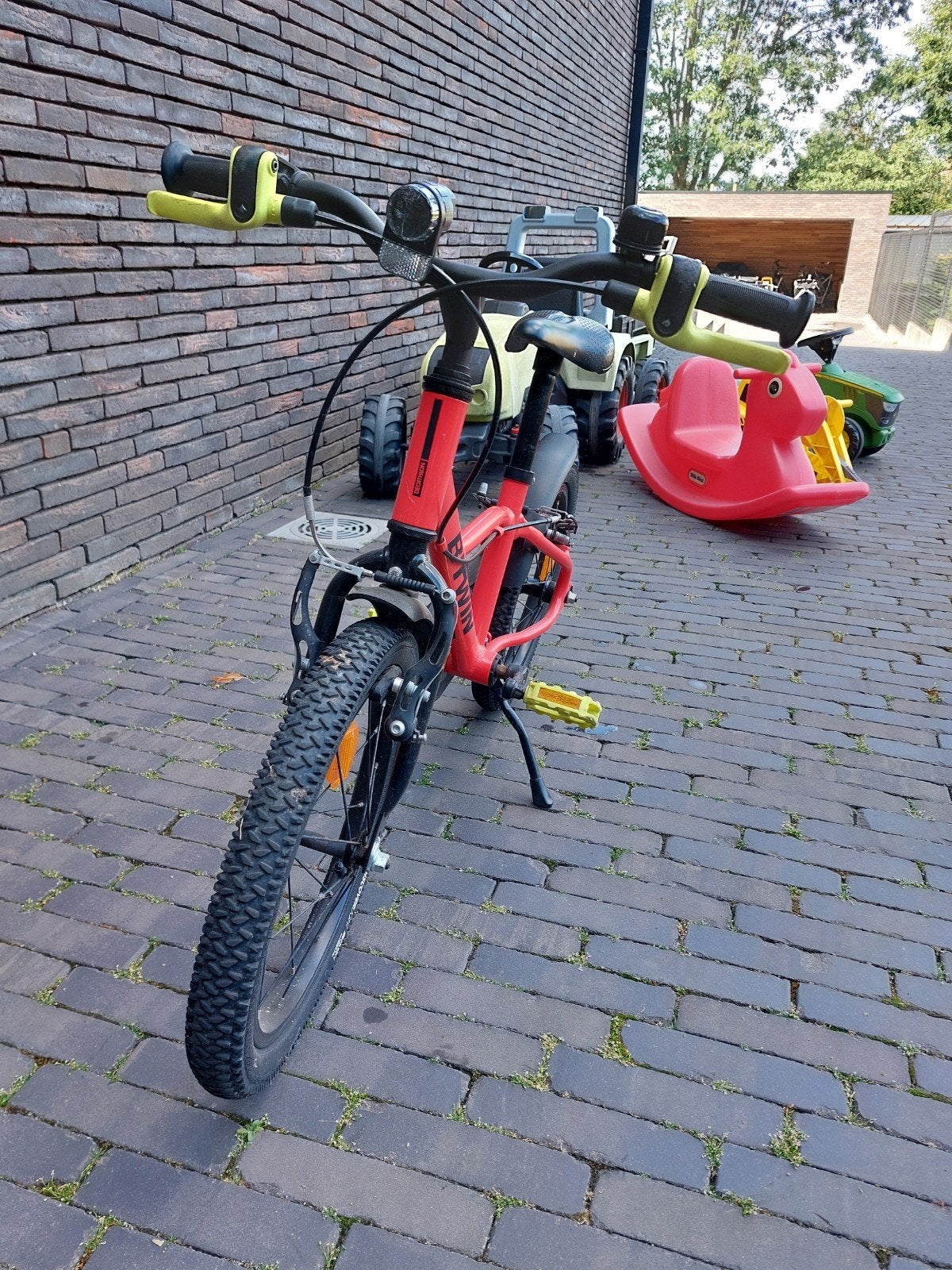 B'TWIN VG900 / 100 (Rood) 16inch, Ophalen, 16 tot 20 inch, Velgrem, Zo goed als nieuw