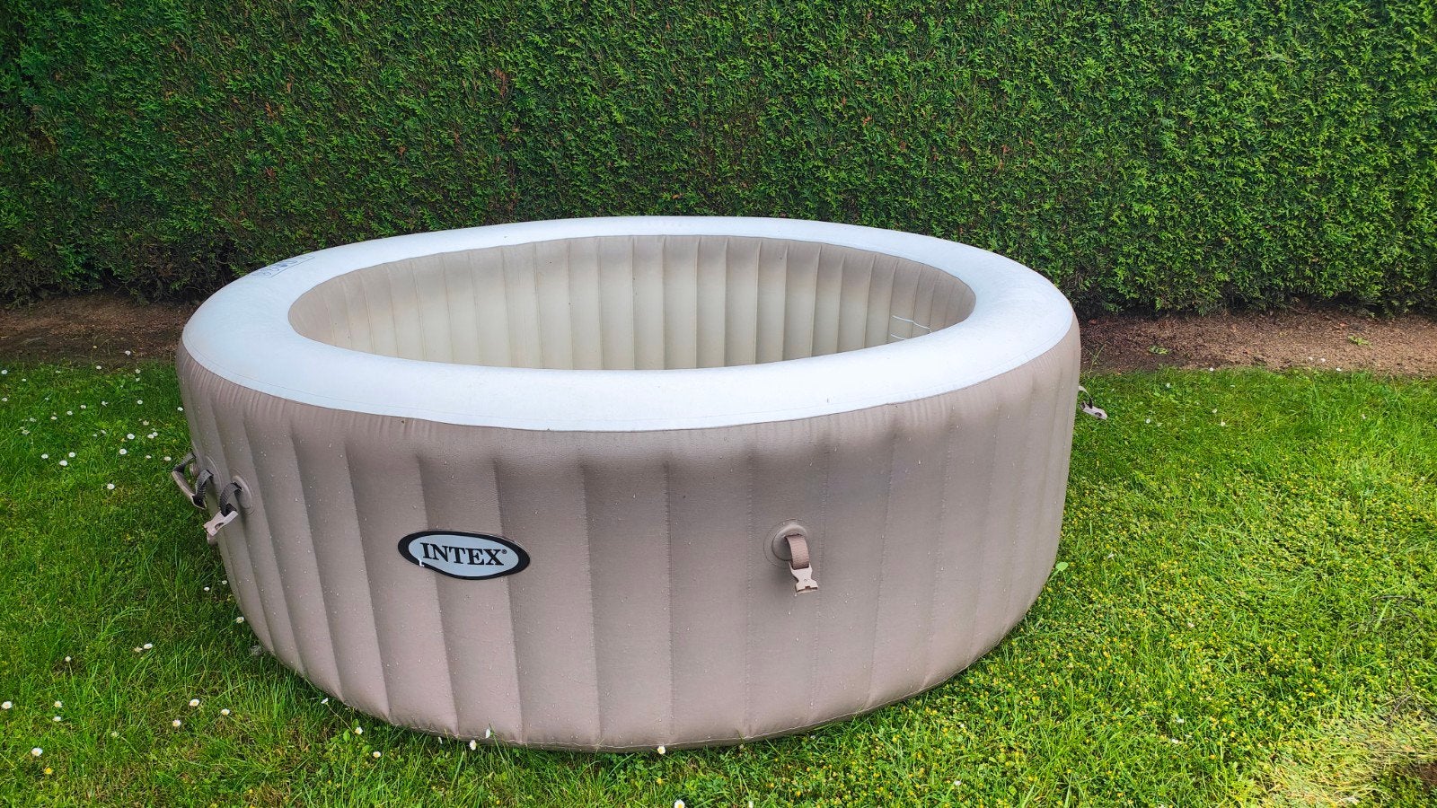 Jacuzzi Intex 4 personnes, Jardin & Terrasse, Bains à remous et Spas, Utilisé, Gonflable, Pompe, Enlèvement