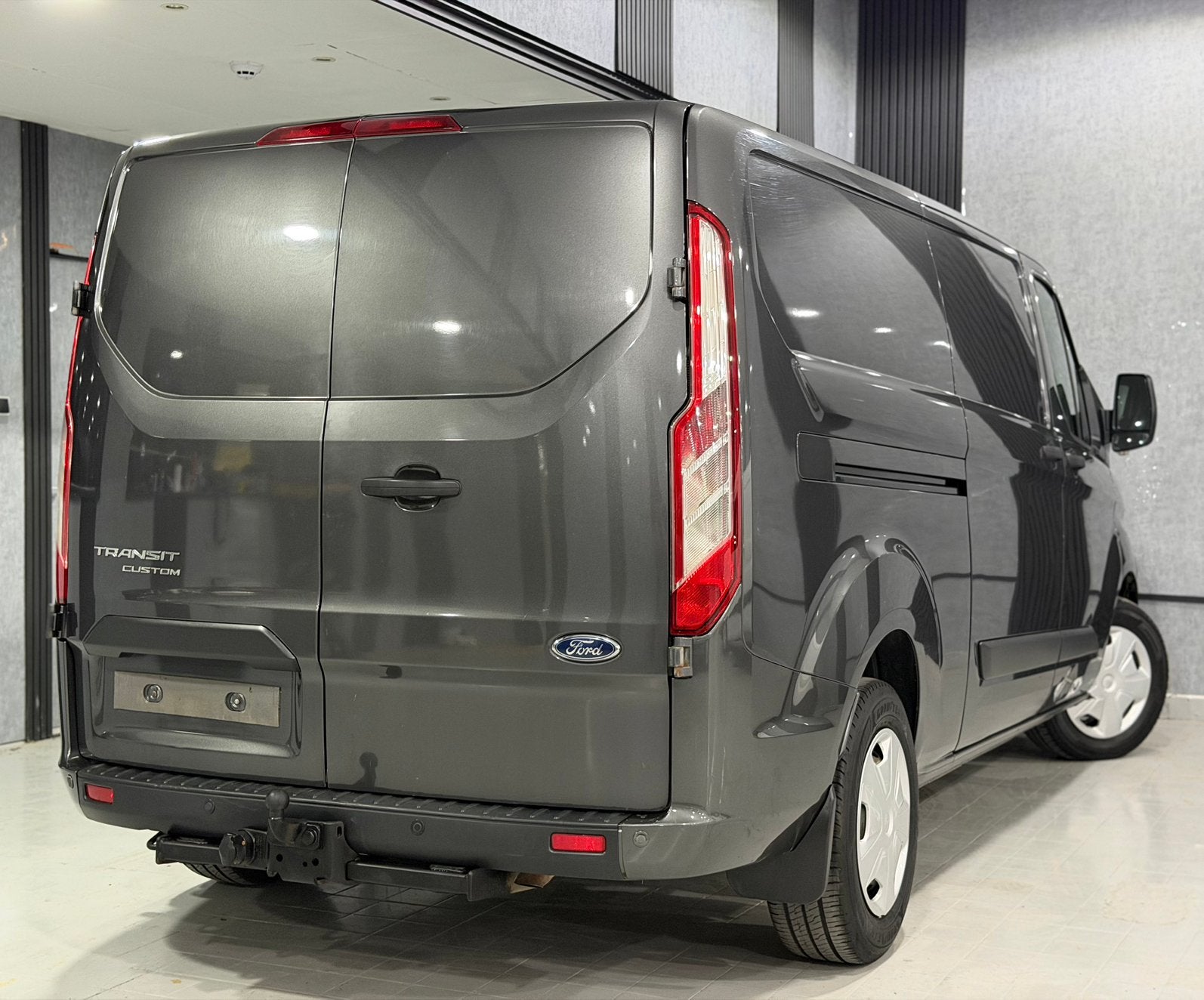 FORD TRANSIT CUSTOM 3 ZIT LANG CHASSIS 2.0 TDCI EURO 6b, Automaat, Bluetooth, Euro 6, Leder