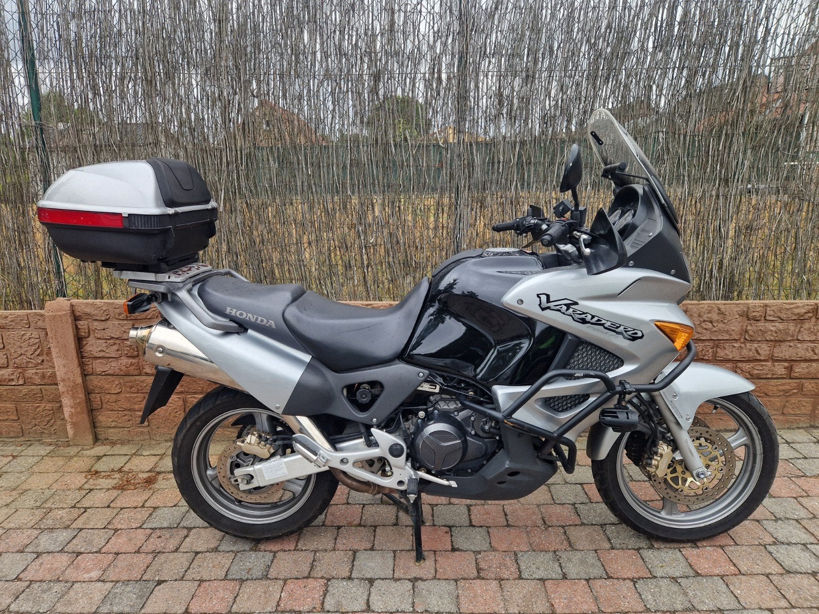 Honda Varadero BJ 2005 avec dommages, Motos, Motos | Honda, Tourisme, Entreprise, 1000 cm³