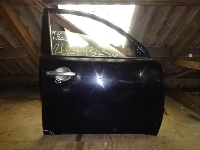 Portière 4portes avant droite d'un Mitsubishi L200, -, 3 mois de garantie, Utilisé, Mitsubishi