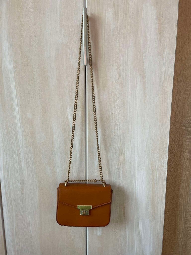 bruine tas met ketting, Bijoux, Sacs & Beauté, Sacs | Sacs Femme, Enlèvement, Utilisé, Brun, Sac à bandoulière