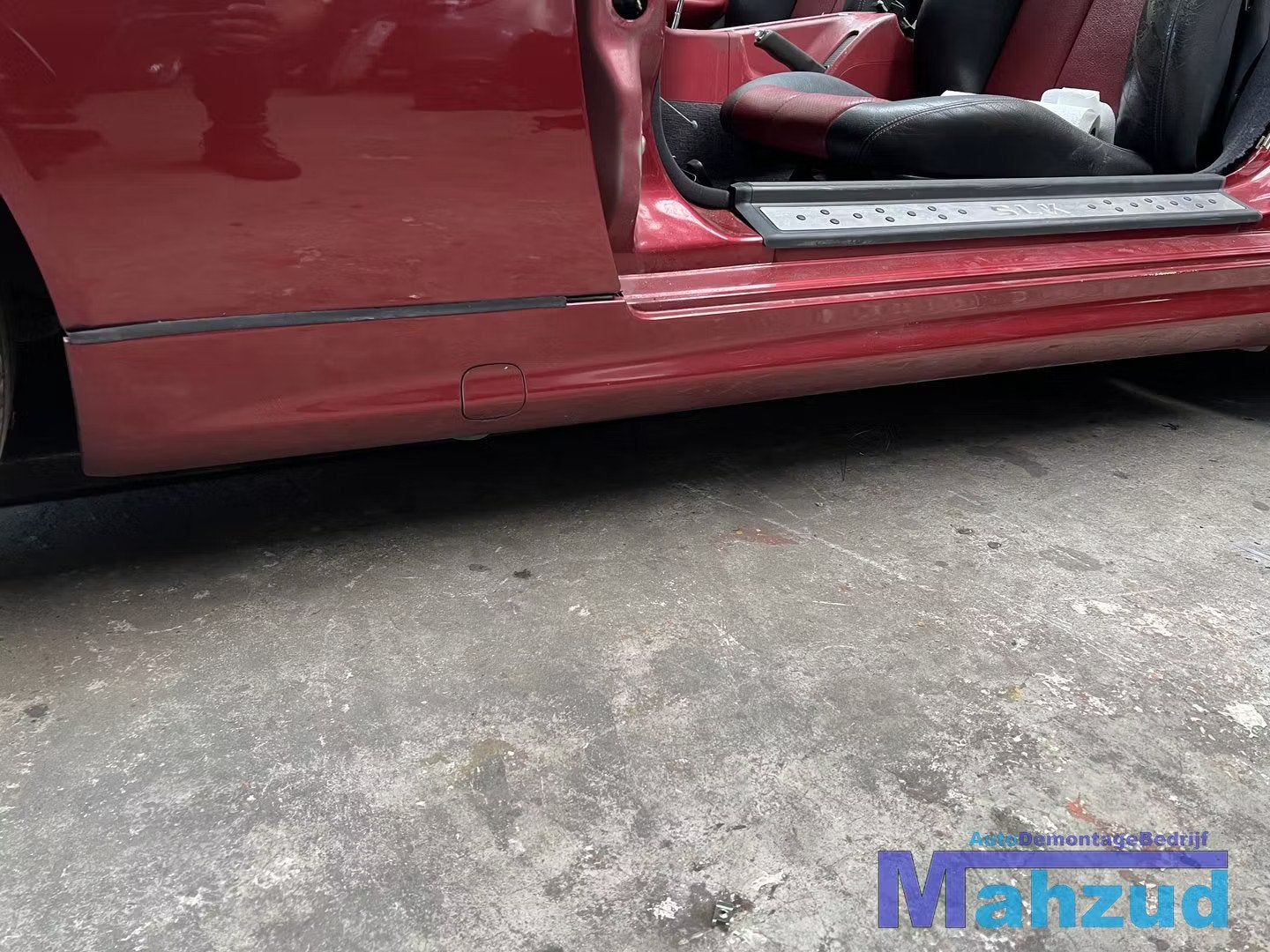 MERCEDES SLK R170 ROOD 548 links zijskirt 2000-2004, Mercedes-Benz AG, Mercedes-Benz, Utilisé, Mercedesstrasse 120
70372  Stuttgart, DE