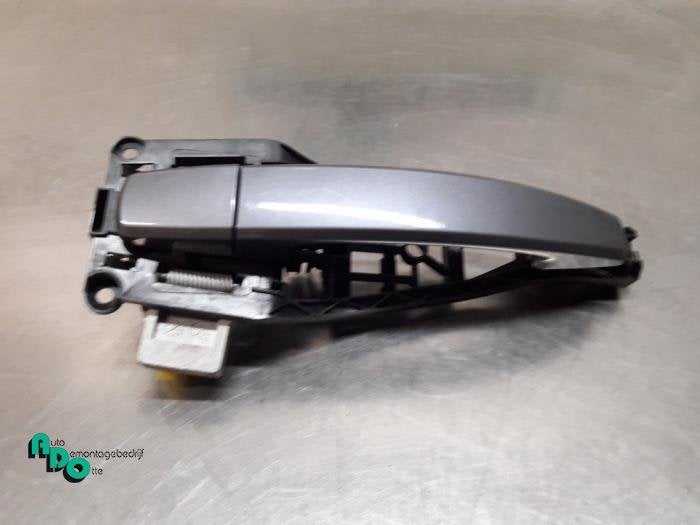 Poignée portière 4portes arrière gauche d'un Opel Zafira, -, Opel, 3 mois de garantie, Utilisé