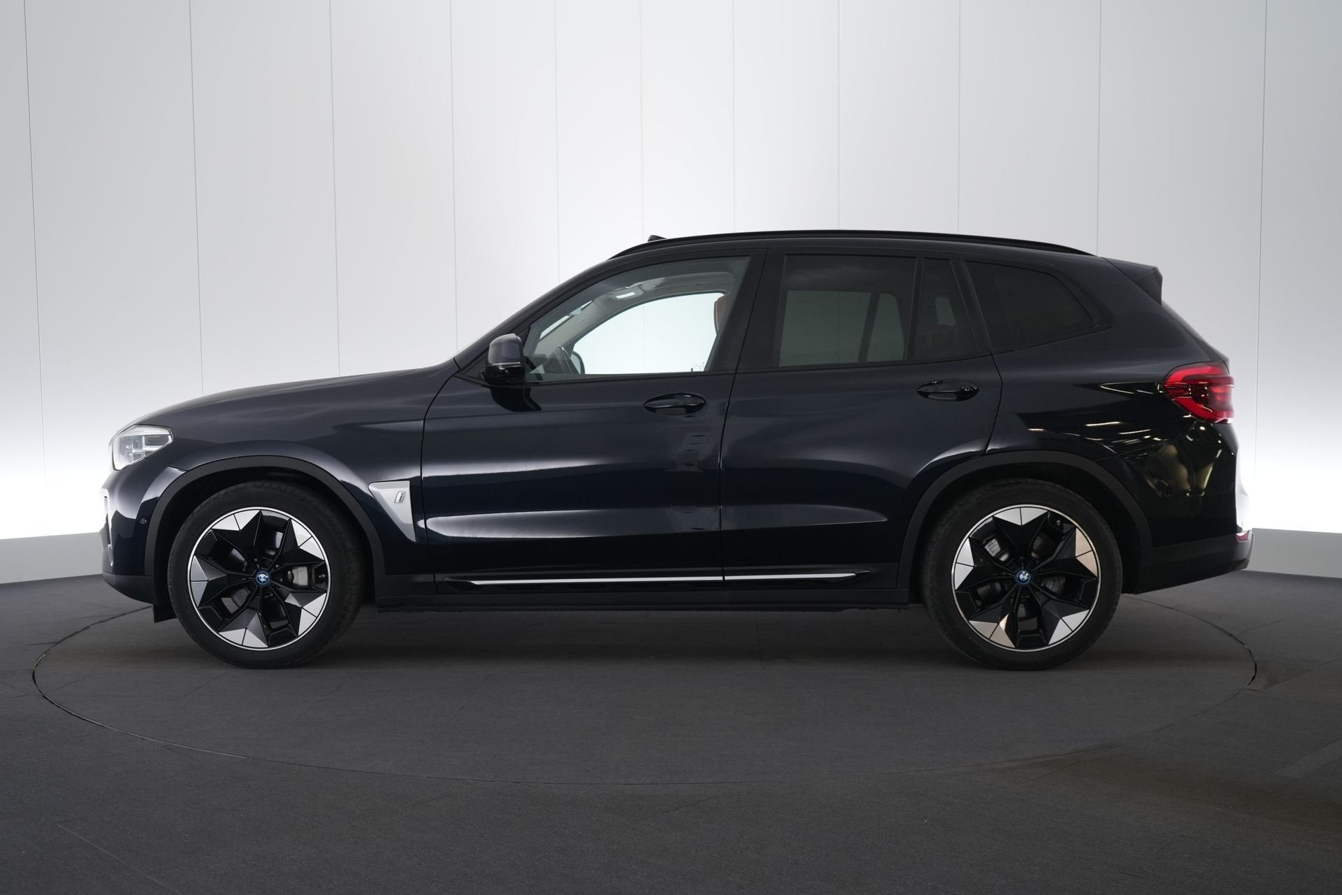(2BHA393) BMW IX3, Achat, Entreprise, Carnet d'entretien, https://public.car-pass.be/vhr/c64acb72-838f-43ff-bbae-f3db280290f9