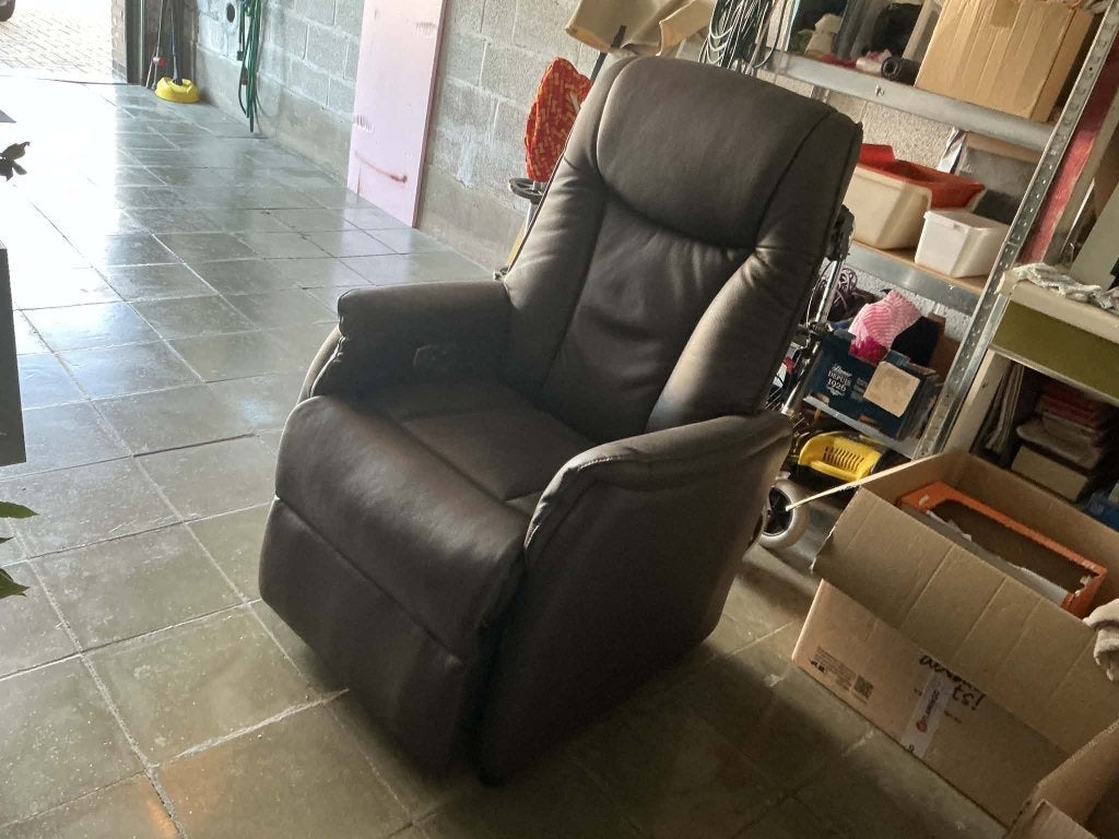 Electrische relax zetel, Ophalen, Eenpersoons, Leer, Zo goed als nieuw